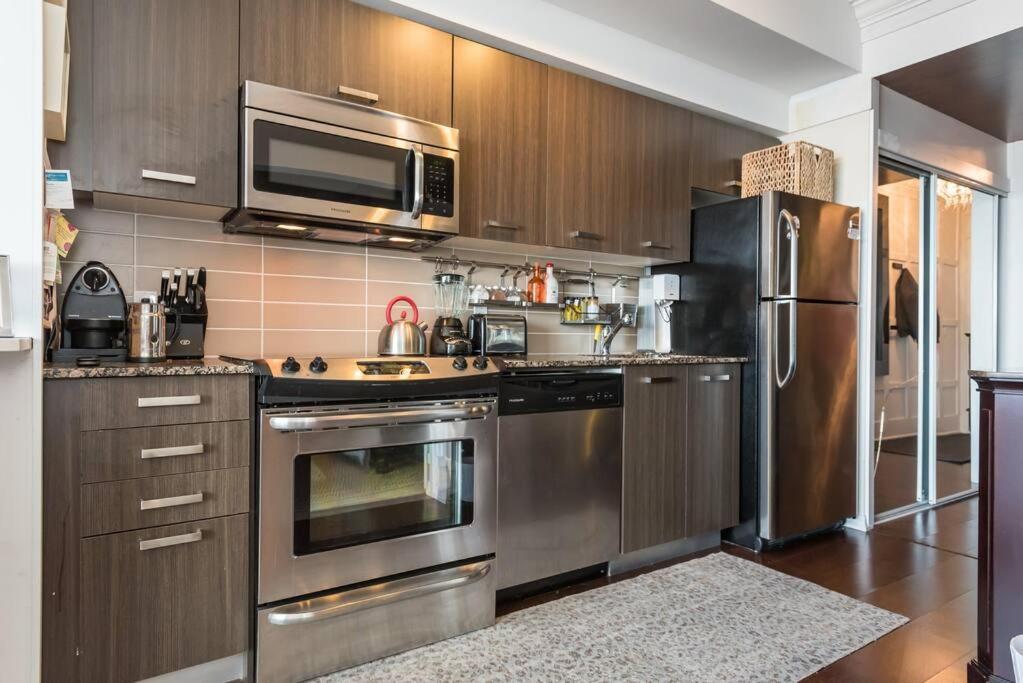 Stunning Condo With Fantastic View Of The City! Toronto Exteriér fotografie