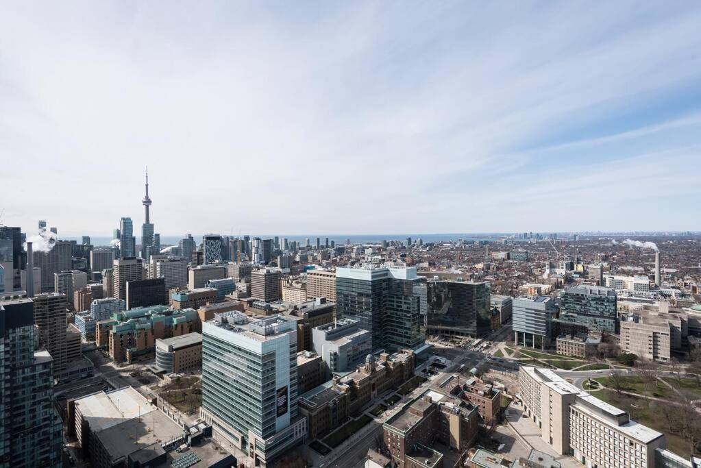 Stunning Condo With Fantastic View Of The City! Toronto Exteriér fotografie